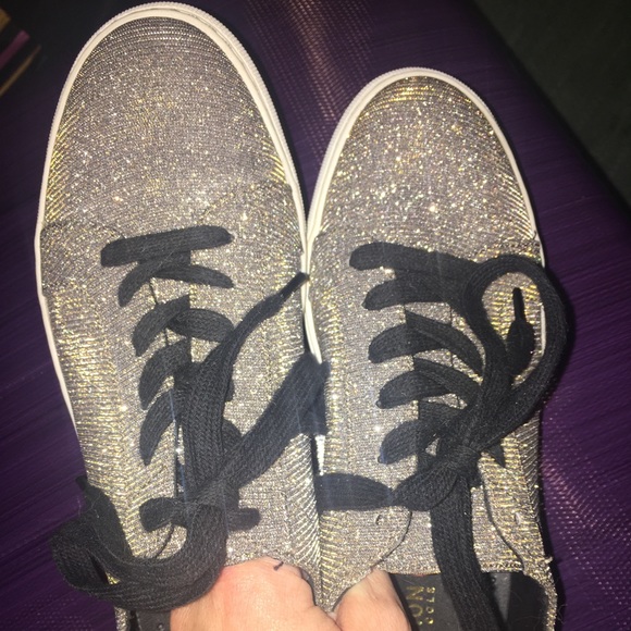 NEW Kenneth Cole Sparkle Sneakers - Picture 7 of 8
